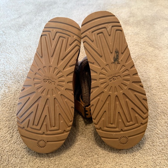 Size 9 UGG Women ’s Cambridge Chestnut Suede and Heather Gray Knit Boots - Picture 9 of 11